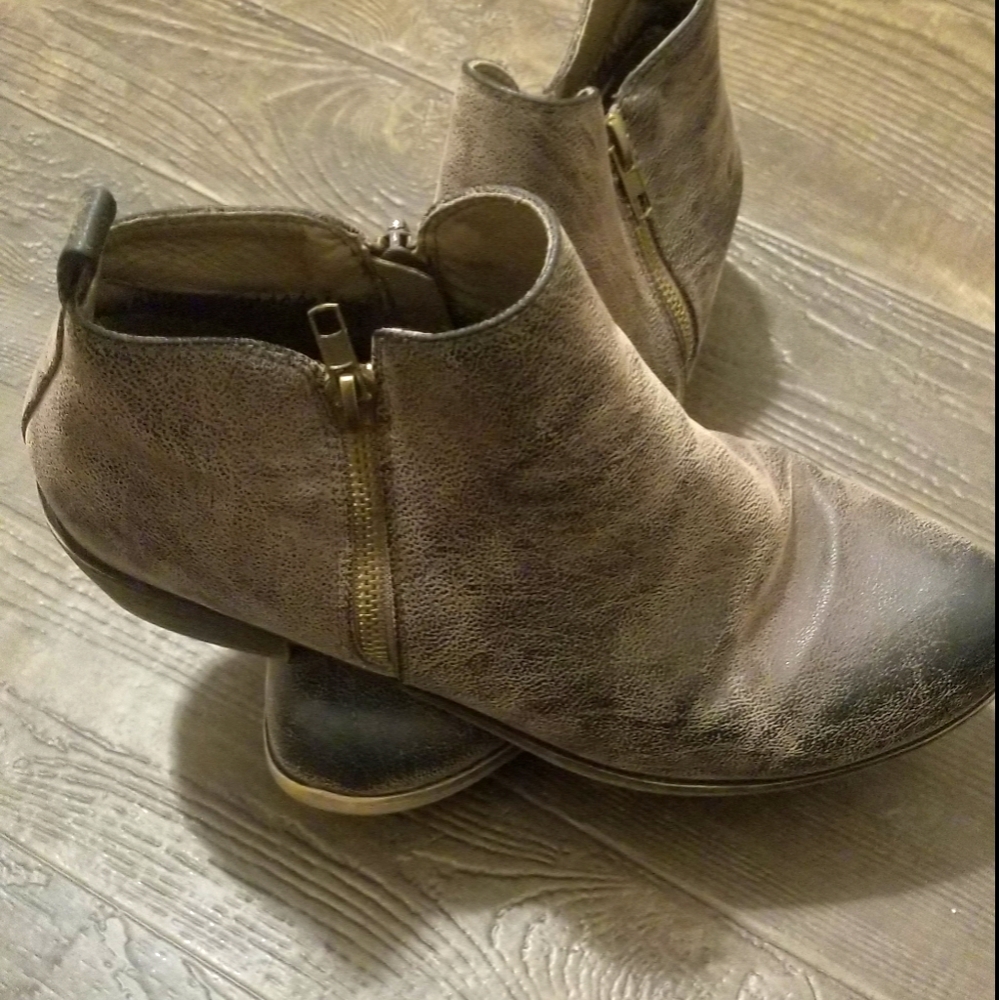 Rustic boutique short boots